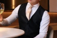 成都休闲文化如何助力张伟化解职场困局，重拾生活激情？