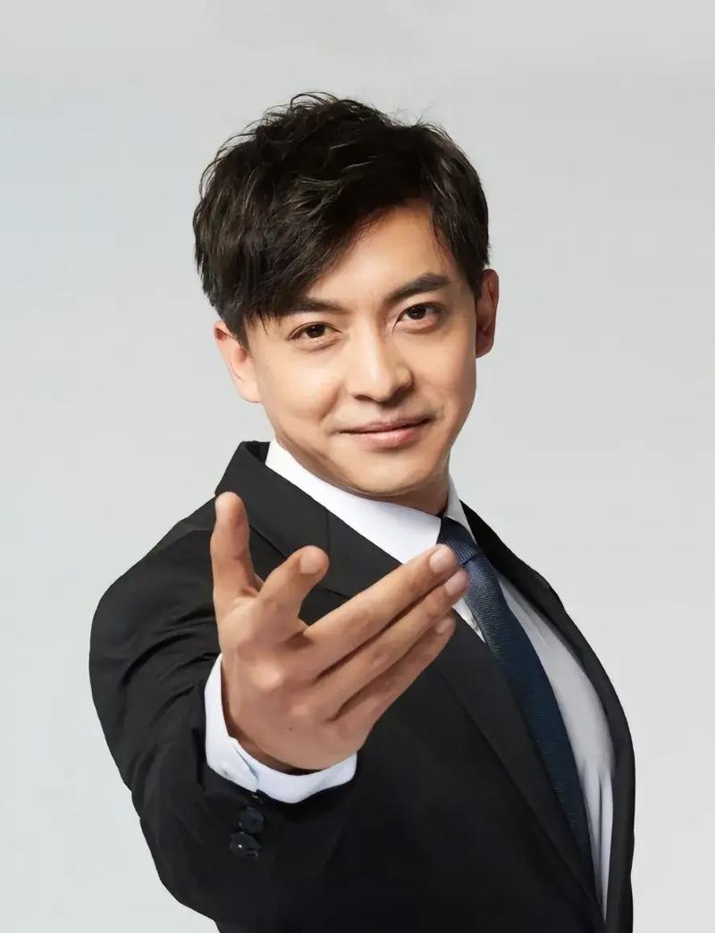 成都娱乐之都，朋友张伟如何在工作困境中寻生活事业平衡？